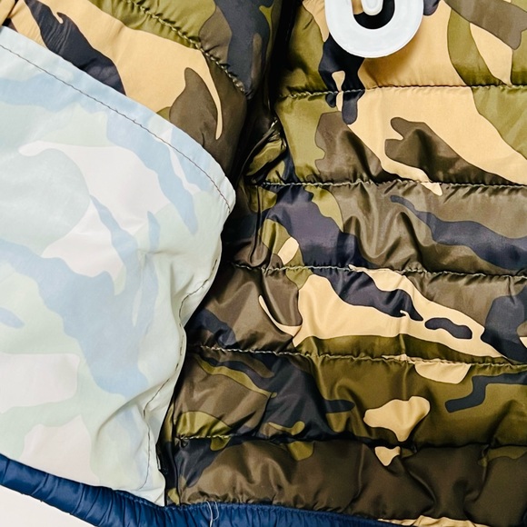 Old navy toddler boys lightweight puffer jacket - Picture 2 of 3